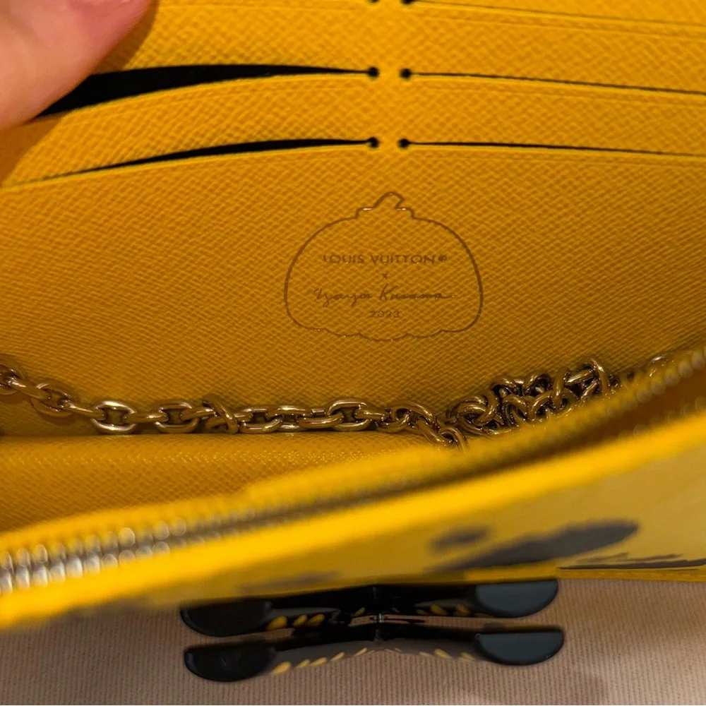 Authentic Louis Vuitton x Yayoi Kusama Twist Belt Chain Wallet - Picture 5 of 7